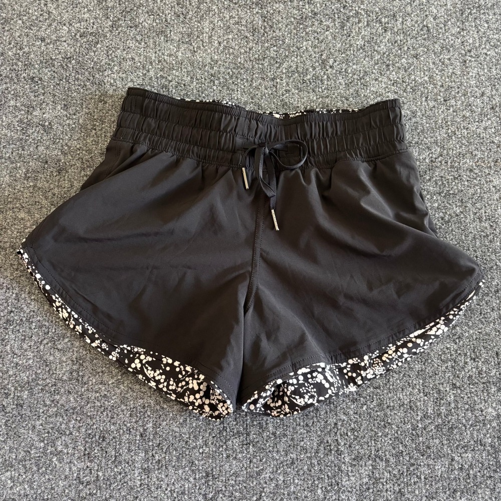 Lululemon Tracker Short V High Rise 4 Black White Splatter Print Size 2